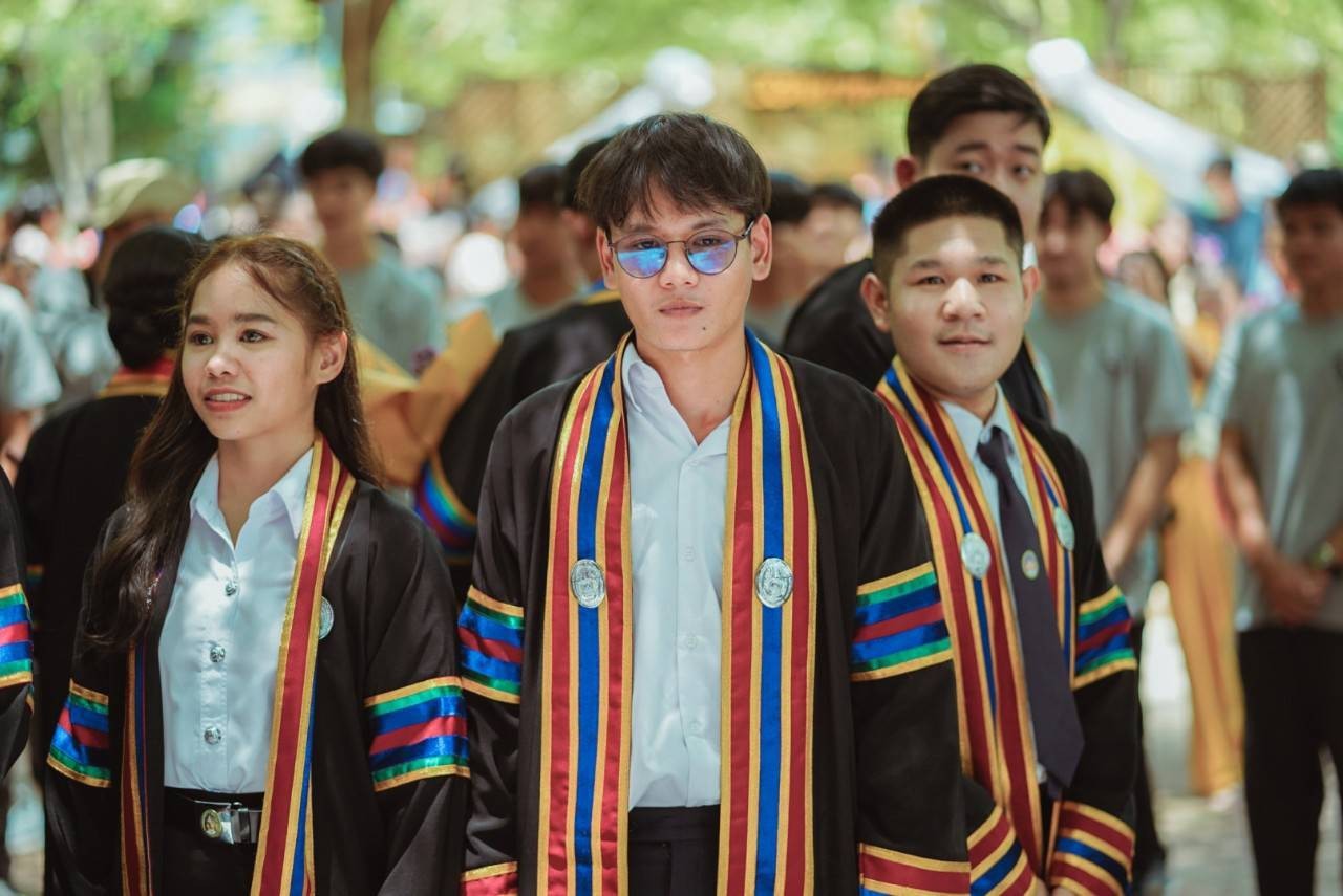 รูปศิษย์เก่า