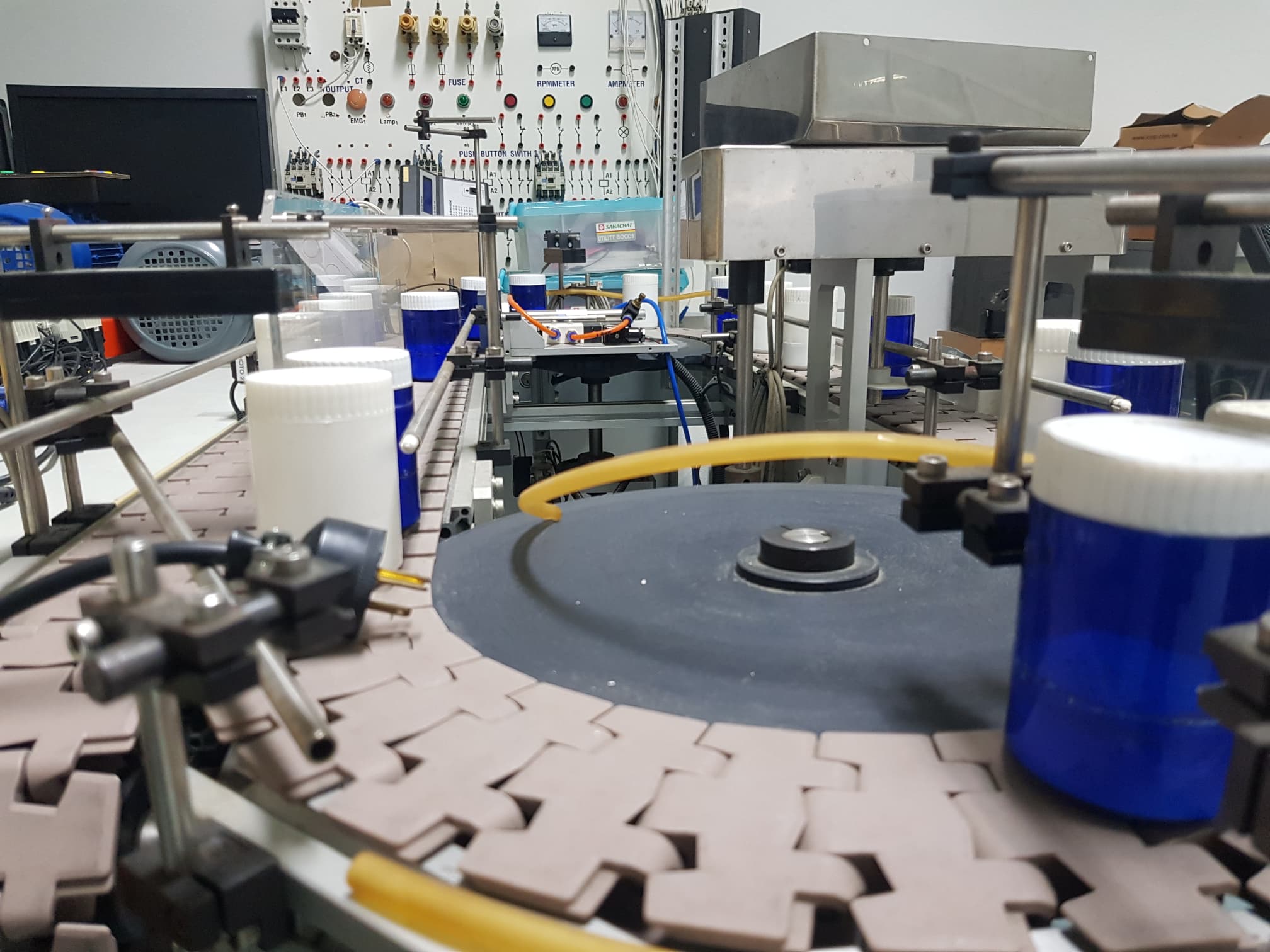 รูปห้องปฏิบัติการ