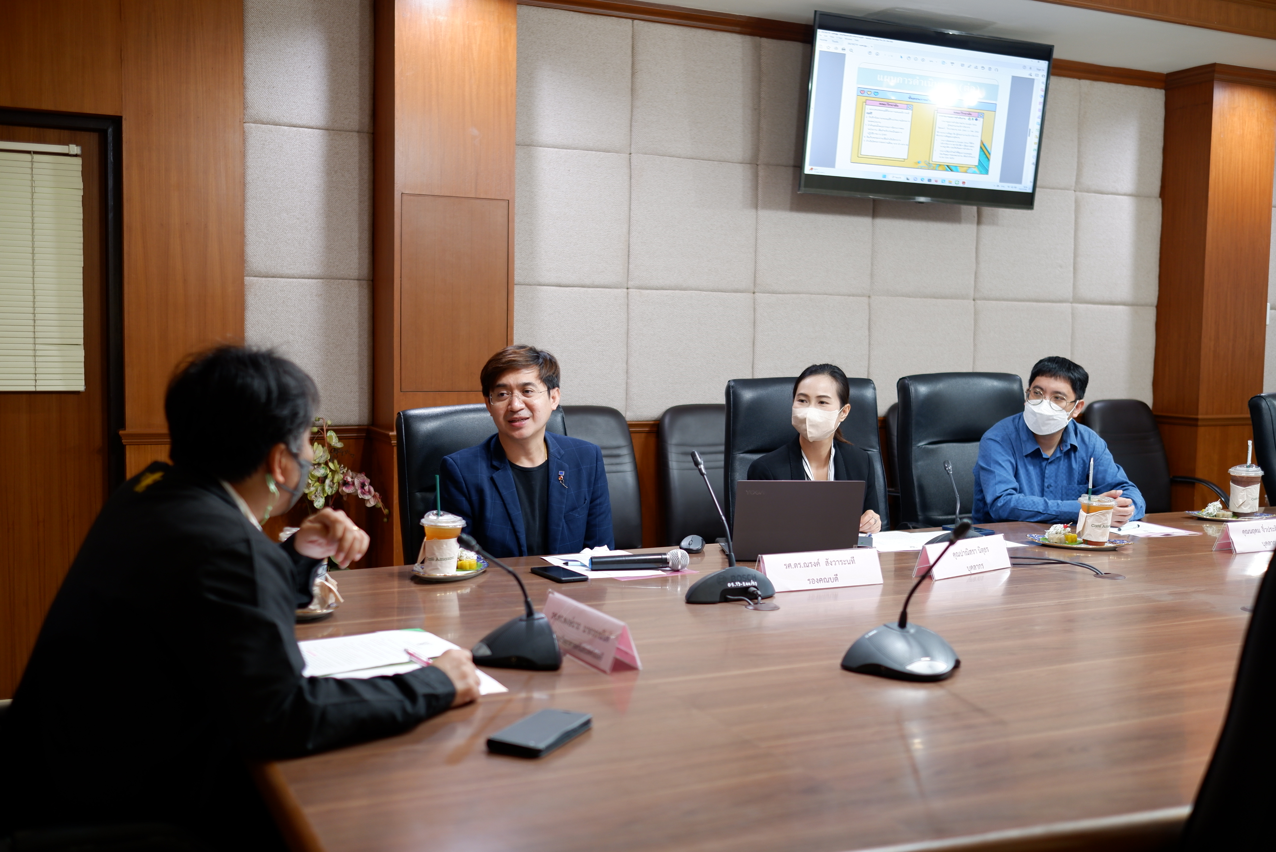 理学院院长办公室管理项目，欢迎外部机构进行考察的活动。