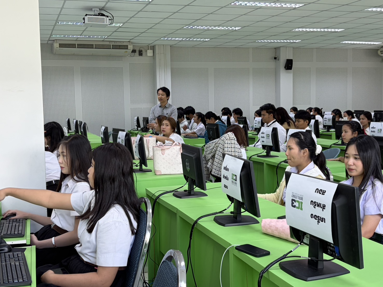 สาขาวิชาวิทยาศาสตร์ทั่วไปได้จัดโครงการอบรม 